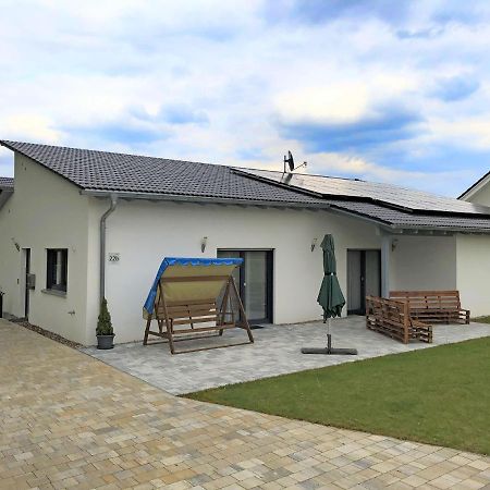 Holiday Home With Garden Near Hammersee Bodenwohr Rom bilde